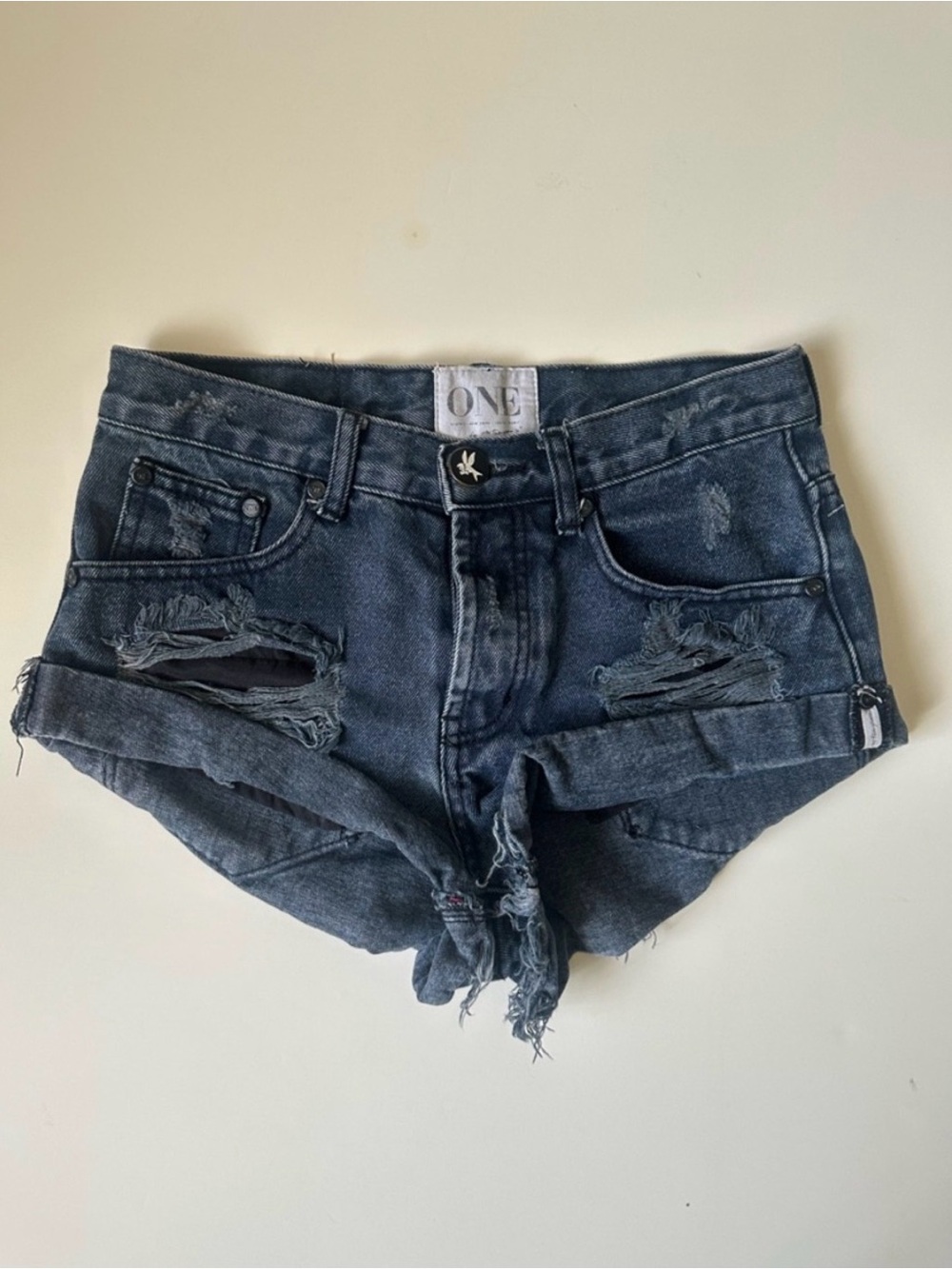 One XOneteaspoon Bandits Button Fly Distressed Shorts Twisted Hem Darker Wash~22
